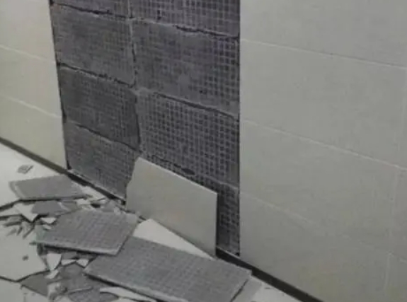 尼勒克瓷砖空鼓维修公司分享下尼勒克墙砖松动维修的知识